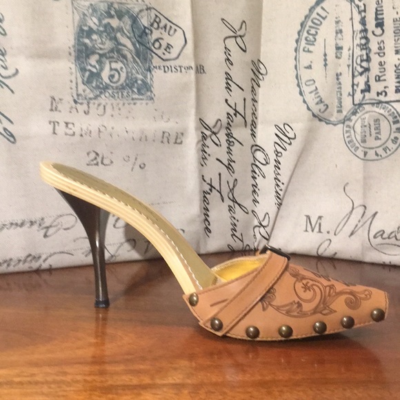 Jessica Bennett laser designed slip on - Picture 2 of 4